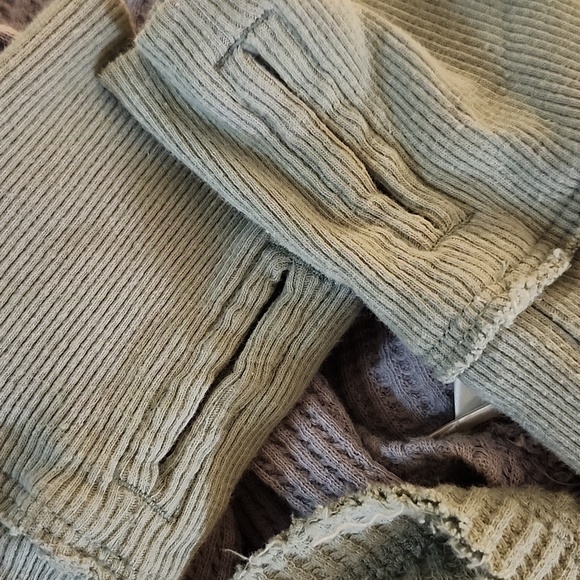 2 Tops Free People Waffle Henleys Size M - Picture 13 of 13